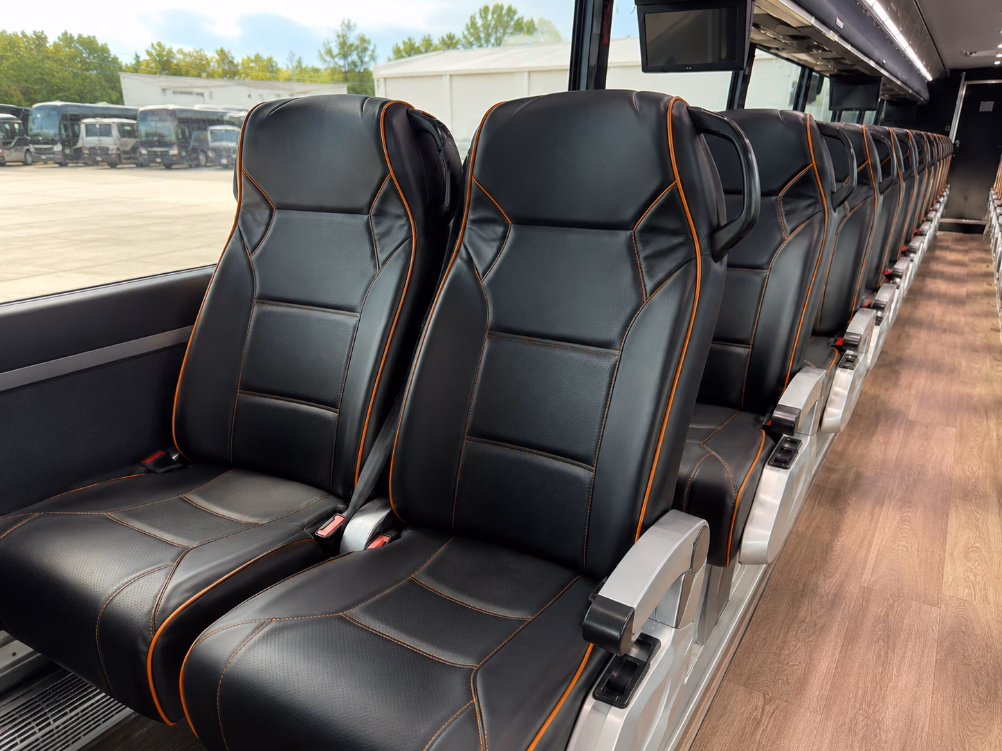 minneapolis hotel block shuttles to minnetonka wedding venues