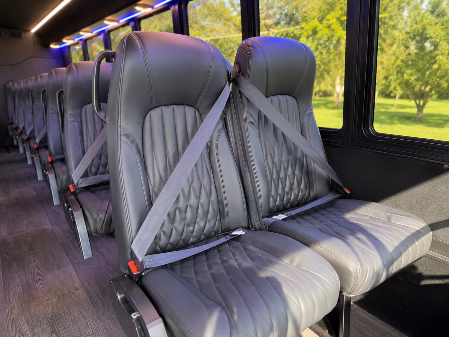 minnetonka airport transportation onboard seating