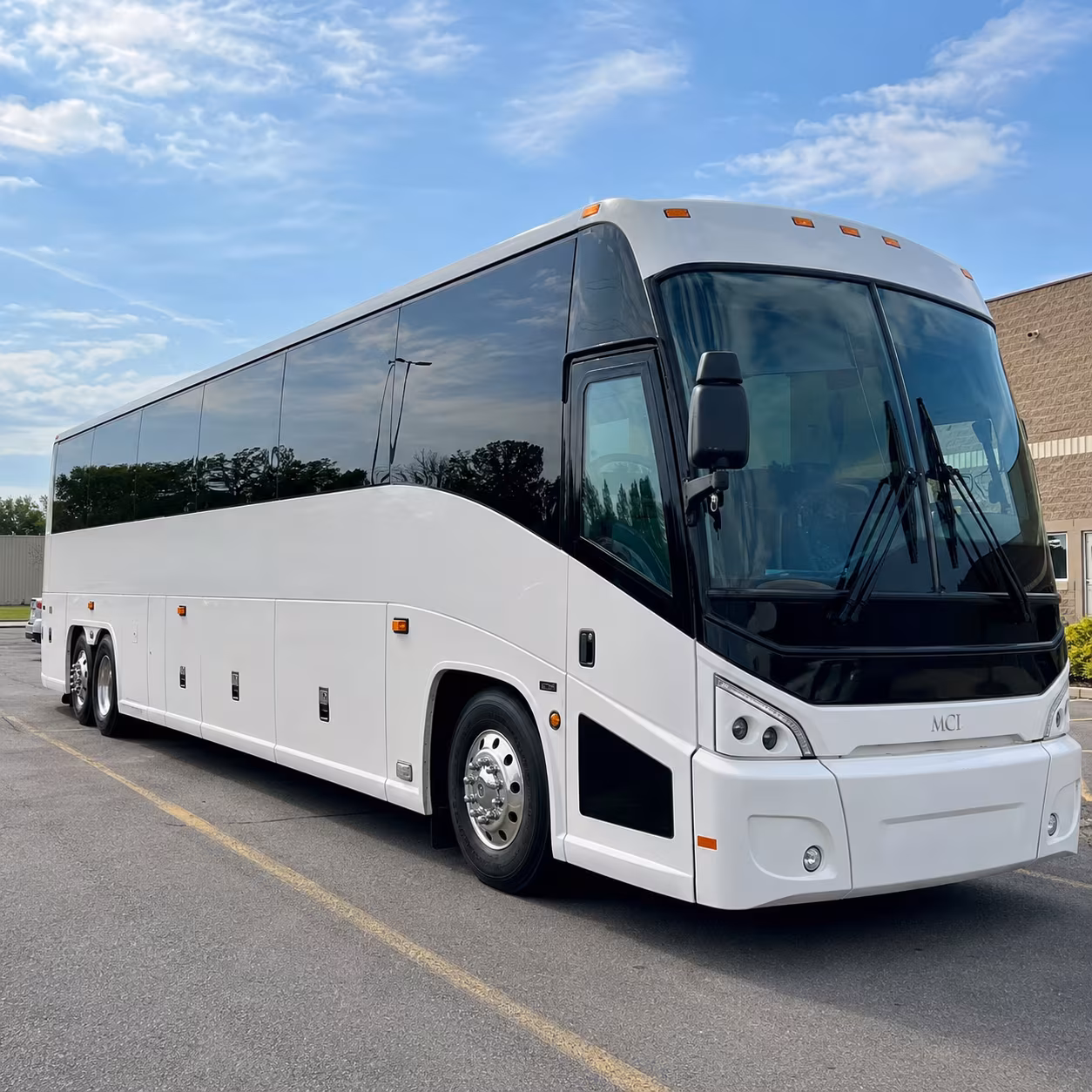 summer concert series and lakeside venue transportation around lake minnetonka